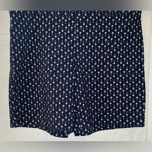 Croft & Barrow Navy Blue Palm Tree Patterned Women's Shorts - Picture 3 of 8